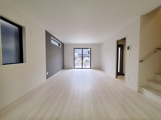 三郷市　戸ケ崎　新築戸建　　全1棟の居間・リビング|施工例です