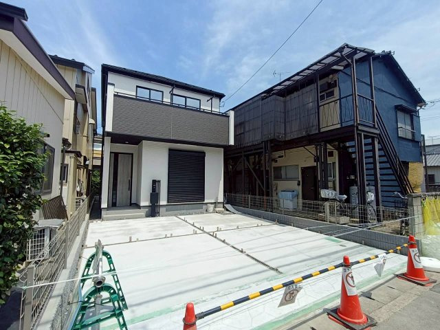 三郷市　戸ケ崎　新築戸建　　全1棟の前面道路含む現地写真|前面道路含む現地写真です