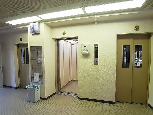 夢野ハイタウン1号棟のその他共用部分|エレベーター5基も有ります