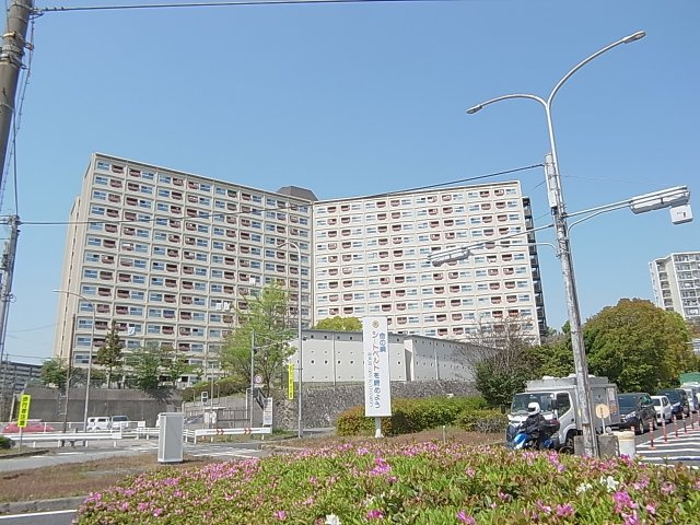 夢野ハイタウン1号棟の外観|敷地内公園もある管理の行き届いた分譲マンション