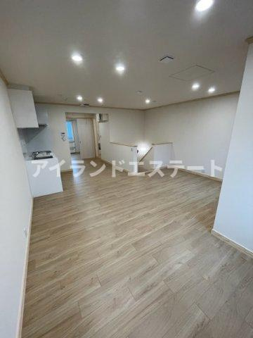 Lagom.sankencyaya　駅近　ペット相談　ハウスメーカー施工の居間・リビング