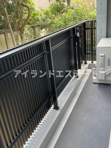 東が丘ガーデンズ　築浅　デザイナーズ　オートロックのバルコニー