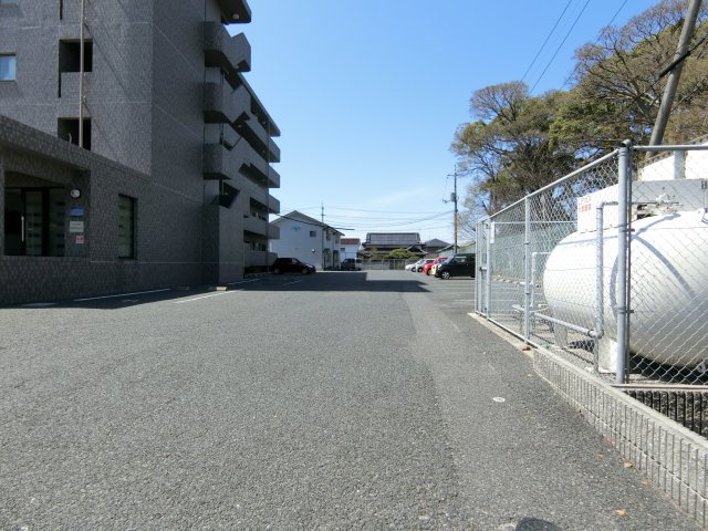 スカイマンションEの駐車場