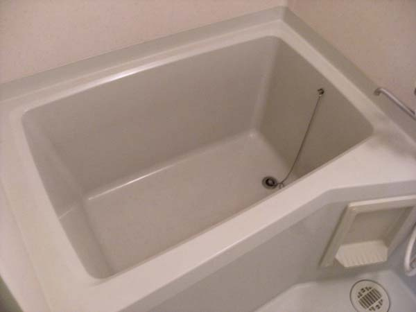 岸和田市中井町１丁目のハイツの浴室|コンパクトで使いやすいお風呂です