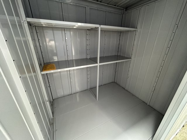 EAST BLUE MIYAMAE倉庫の内装