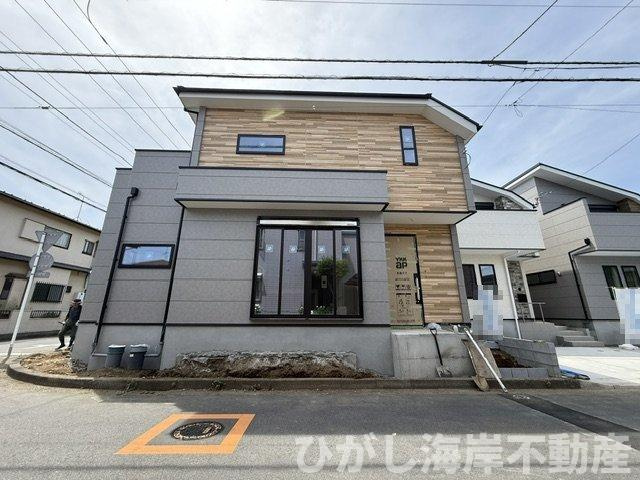 茅ケ崎市高田４丁目　新築戸建　全4棟の外観|6月1日撮影　外構工事中　現地外観