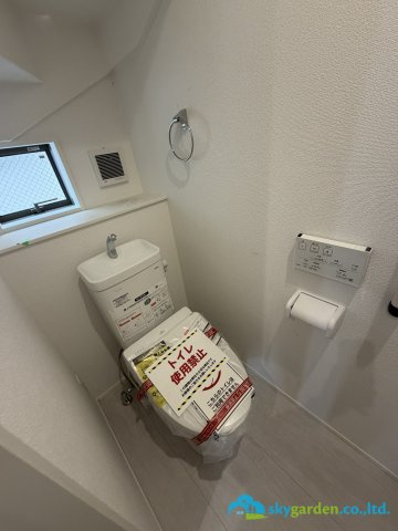 平塚市御殿1丁目16期　新築戸建　全3棟3号棟のトイレ