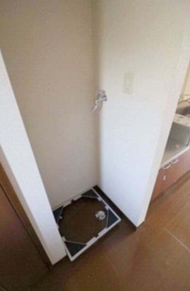 府中市本宿町３丁目のアパートの洗面所