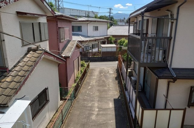 愛川町中津　土地65坪中古戸建　浴室交換履歴ありの駐車場