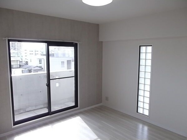 E-HOUSEの居間・リビング