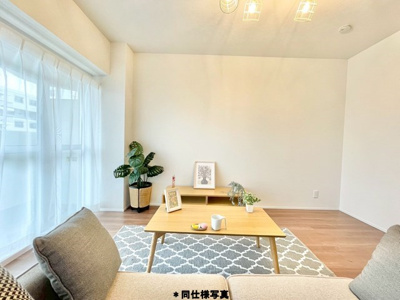 【居間・リビング】 | OTCパークハイツ | エイブルだけの嬉しいサービス、ご用意しております。詳細は、お気軽に当社までお問合せ下さいませ！