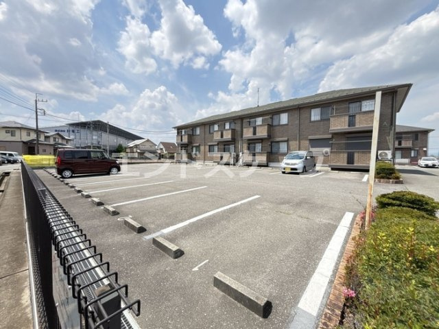 ブルーリーフ　Ａの駐車場|高崎、前橋、伊勢崎エリアのお部屋探しはエンドスケープまで！お客様の理想お聞かせ下さい♪