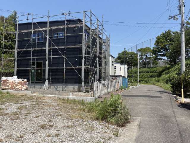 「秦山公園近く」香美市土佐山田町建売14の前面道路含む現地写真|7/28撮影。