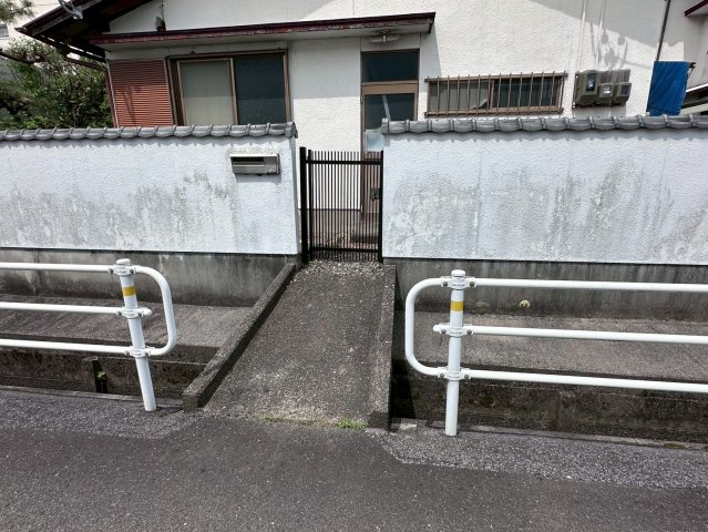 中古戸建　大垣市楽田町3丁目　昭和52年築のエントランス