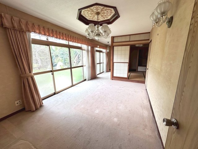 中古戸建　大垣市楽田町3丁目　昭和52年築の居間・リビング