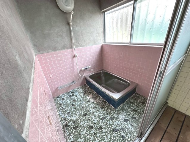 中古戸建　大垣市楽田町3丁目　昭和52年築の浴室