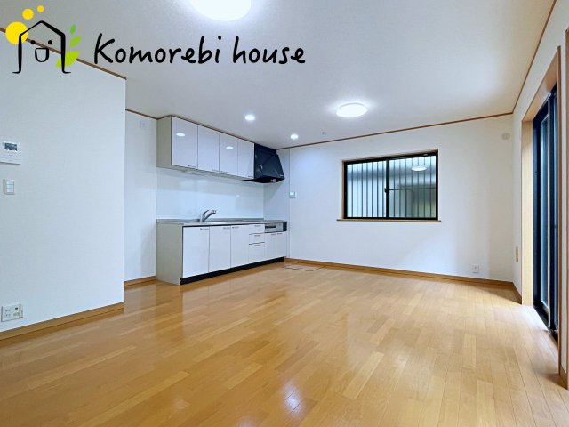 鴻巣市天神5丁目　中古戸建の居間・リビング|こちらの居間で趣味の時間をお楽しみください