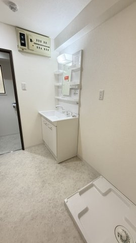 ネオハイツ薬院　平尾小学校区の洗面所|ネオハイツ薬院