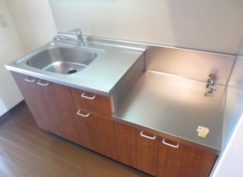 府中市本宿町３丁目のアパートのキッチン