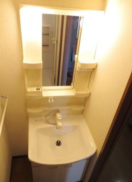 府中市本宿町３丁目のアパートの洗面所