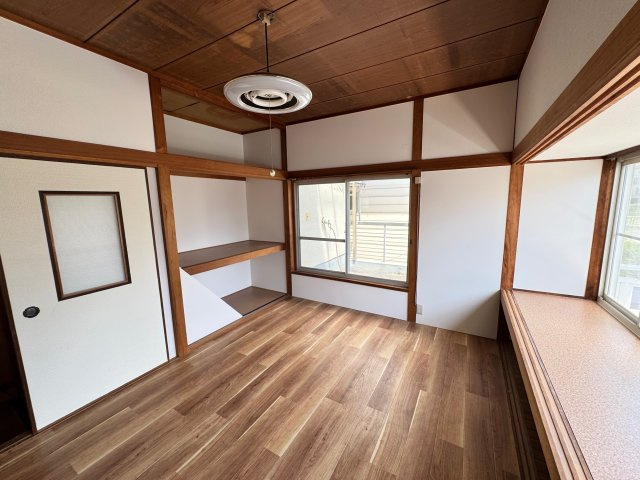 【洋室】 | 魚住町西岡貸家 | 2F 6帖
