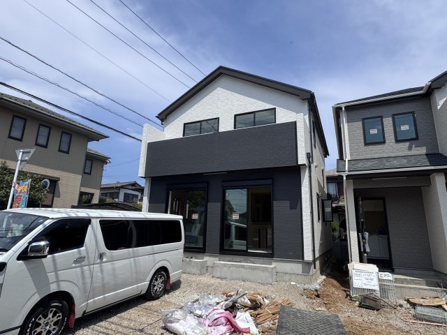 松戸市小金原７丁目新築戸建【貝の花小学校:7分】の外観|A号棟外観・7月30日撮影・もうすぐ完成！