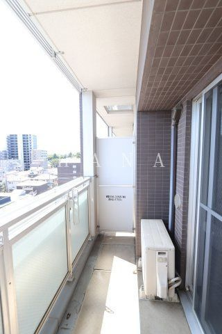 スパシエルクス府中のバルコニー|同タイプ反転写真