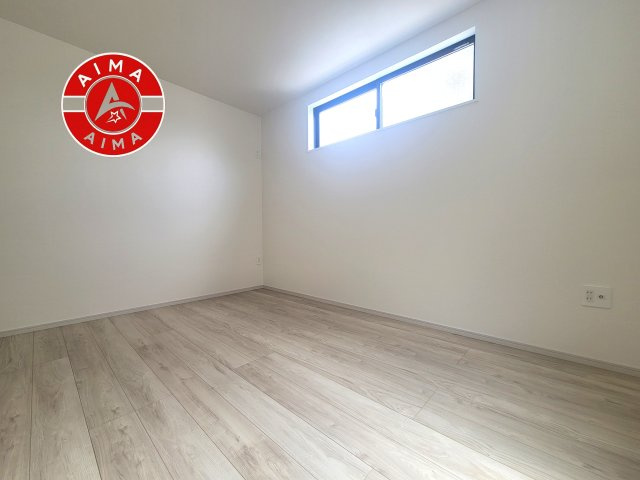 大野城市曙町3丁目第1-3棟（2号棟）の洋室|採光良好な洋室は全居室、複層ガラスの遮熱効果と断熱効果で、一年中快適に過ごせます。