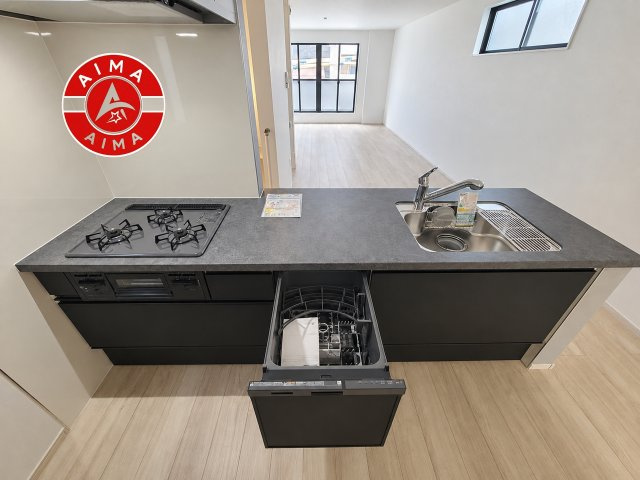 大野城市曙町3丁目第1-3棟（2号棟）のキッチン|ご家族を近くに感じられる対面キッチンのLDK。会話もはずみそうですね。