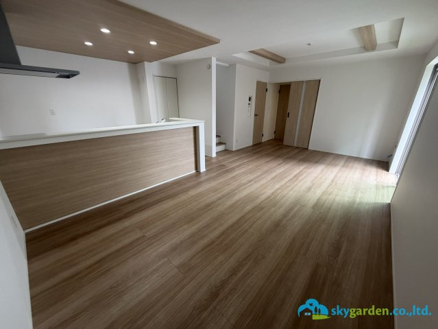 平塚市御殿1丁目16期　新築戸建　全3棟2号棟の居間・リビング