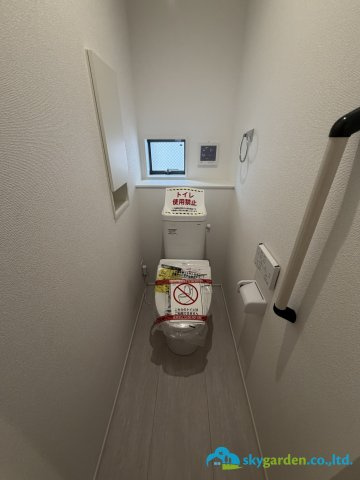 平塚市御殿1丁目16期　新築戸建　全3棟2号棟のトイレ