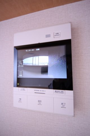 ポレスター晃望台の防犯設備|インターホン　ロビーとつながります