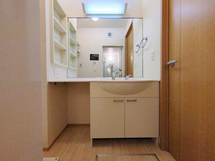 ルミエ広畑本町の洗面所