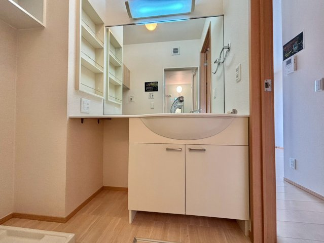 ルミエ広畑本町の洗面所