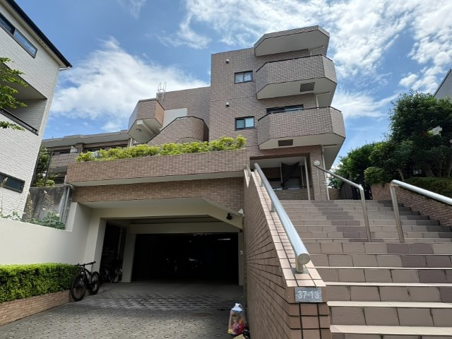 朝日クレス・パリオ南阿佐谷の駐車場|地下に駐車場がございます。大切なお車も安心です。平置きの駐車場空きがございます。