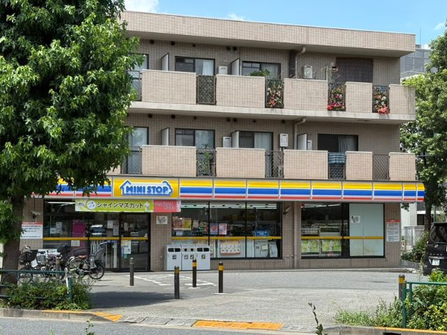 朝日クレス・パリオ南阿佐谷の周辺|徒歩3分にコンビニ（ミニストップ）があります。