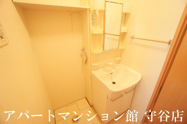 Riviereの独立洗面台|類似です