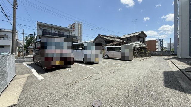 モントシュータム荘島の駐車場