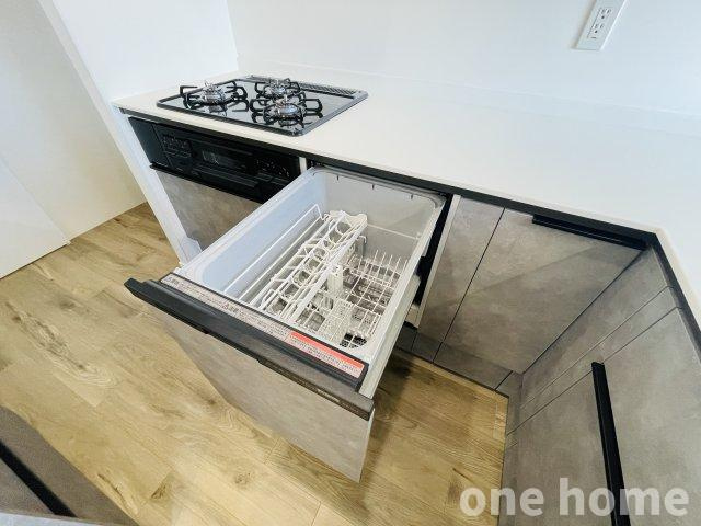 クレアシティ淡路ザ・ガーデンの設備|◆時短が叶う！食器洗浄乾燥機 完備です！ビルトインタイプで作業スペースを圧迫せず、使い勝手良好です！
