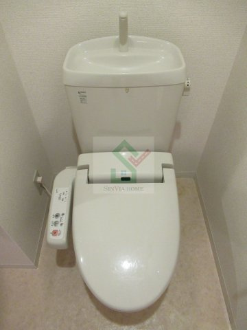 ベースブリッジのトイレ