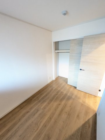 フォンテーヌあずまⅢの洋室