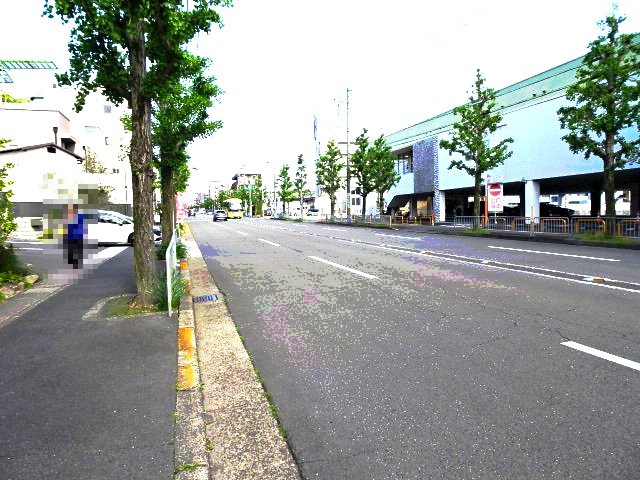嵯峨ハイツの周辺|丸太町通りに面しています。
室内二重サッシですので、騒音は気になりません！