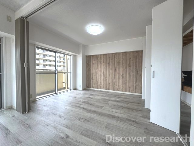 多摩稲城マンションA棟の洋室