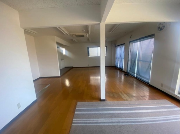 築港 4階建て 倉庫兼事務所