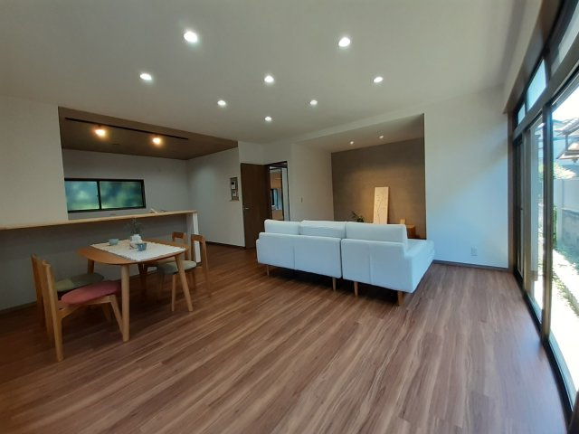熊本市南区野口１丁目の中古一戸建の居間・リビング|LDK約20帖