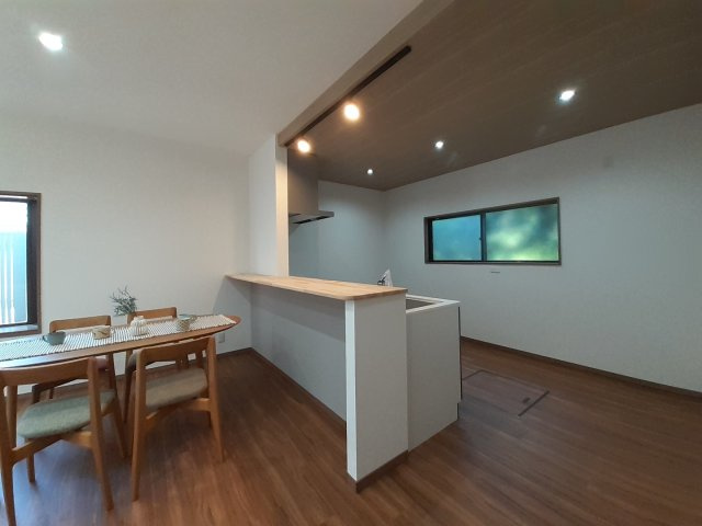 熊本市南区野口１丁目の中古一戸建の居間・リビング|LDK約20帖
