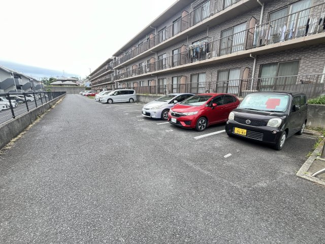 シティファイブ新柏の駐車場