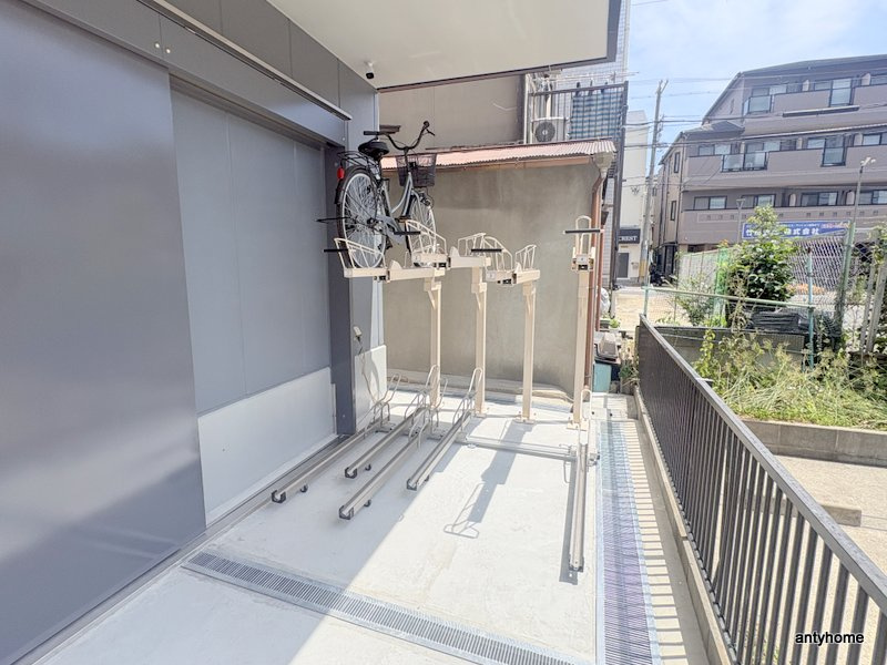 VEINZ SUITA　仲介手数料無料の駐車場