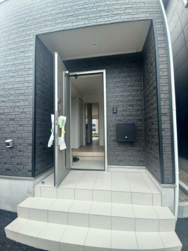 クレイドルガーデン下松市桜町第1の玄関