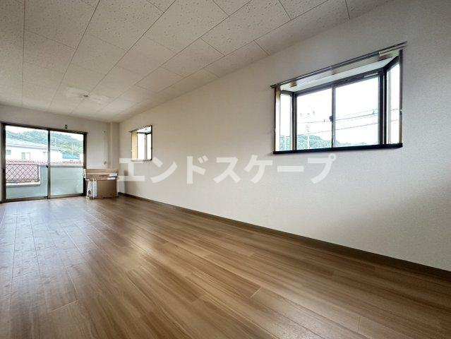 アメージングエステートＢの居間・リビング|高崎、前橋のお部屋探しはエンドスケープまで！お客様の理想お聞かせ下さい♪